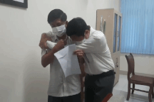 Giám đốc CDC Đắk Lắk khóc nức nở vì "dính" vụ Việt Á