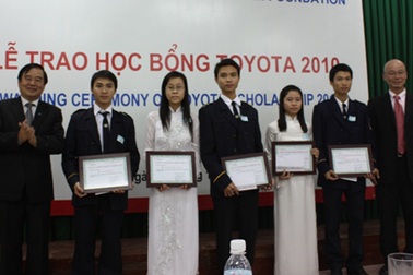 81 sinh viên xuất sắc nhận học bổng Toyota 