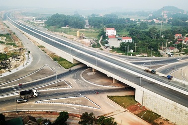 Cao tốc Hạ Long - Hải Phòng mất trộm hơn 100 tấm lưới chắn rác