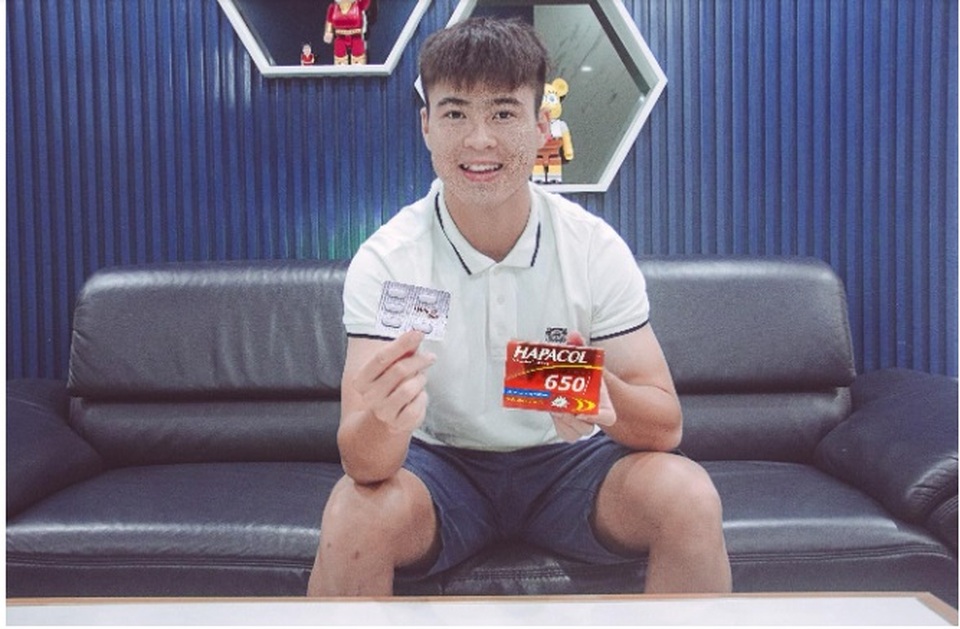 Mẹo giảm nhanh cơn đau đầu, đau cơ của cầu thủ Duy Mạnh, MC Hoài Anh - 2