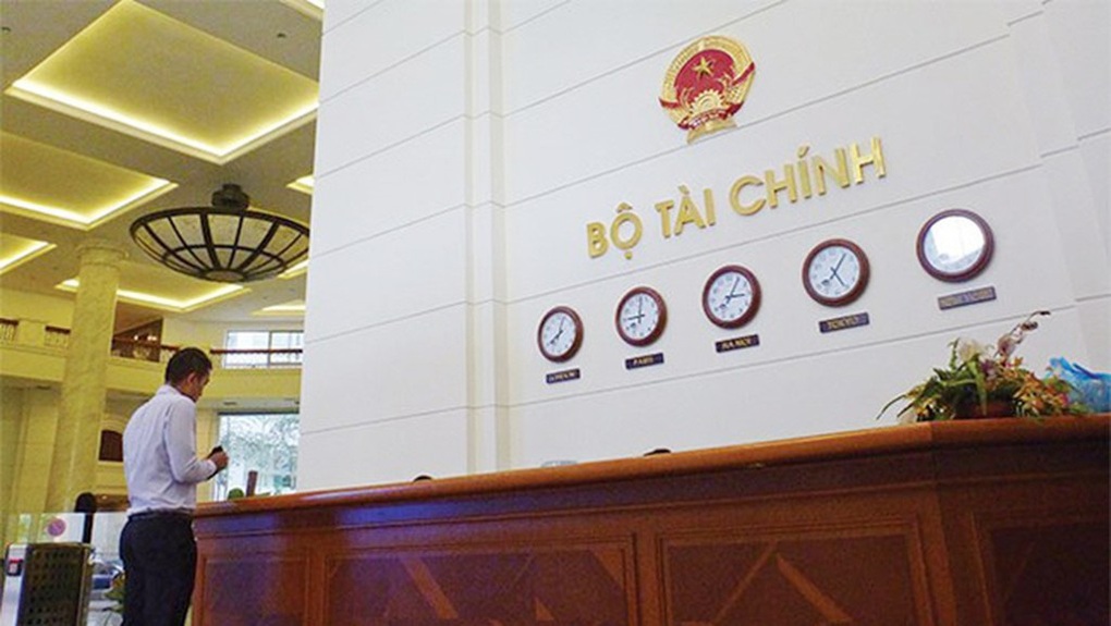 Bộ Tài chính lên tiếng về việc một vụ trưởng tử vong tại cơ quan - 1 Bộ Tài chính lên tiếng về việc một vụ trưởng tử vong tại cơ quan - 1