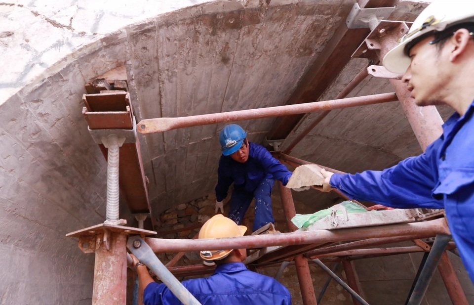 Thêm một vòm cầu trăm tuổi phố Phùng Hưng được đục thông - 9 Thêm một vòm cầu trăm tuổi phố Phùng Hưng được đục thông - 9