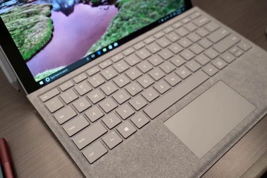 Thực tế Surface Pro thế hệ mới vừa được Microsoft trình làng