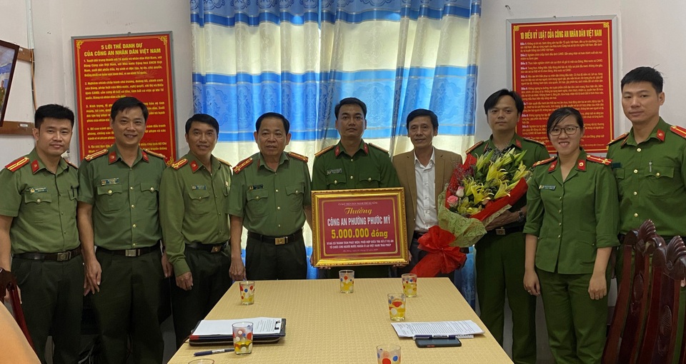 Cô gái Việt dùng CMND giả giúp 2 người Trung Quốc lưu trú trái phép - 1 Cô gái Việt dùng CMND giả giúp 2 người Trung Quốc lưu trú trái phép - 1