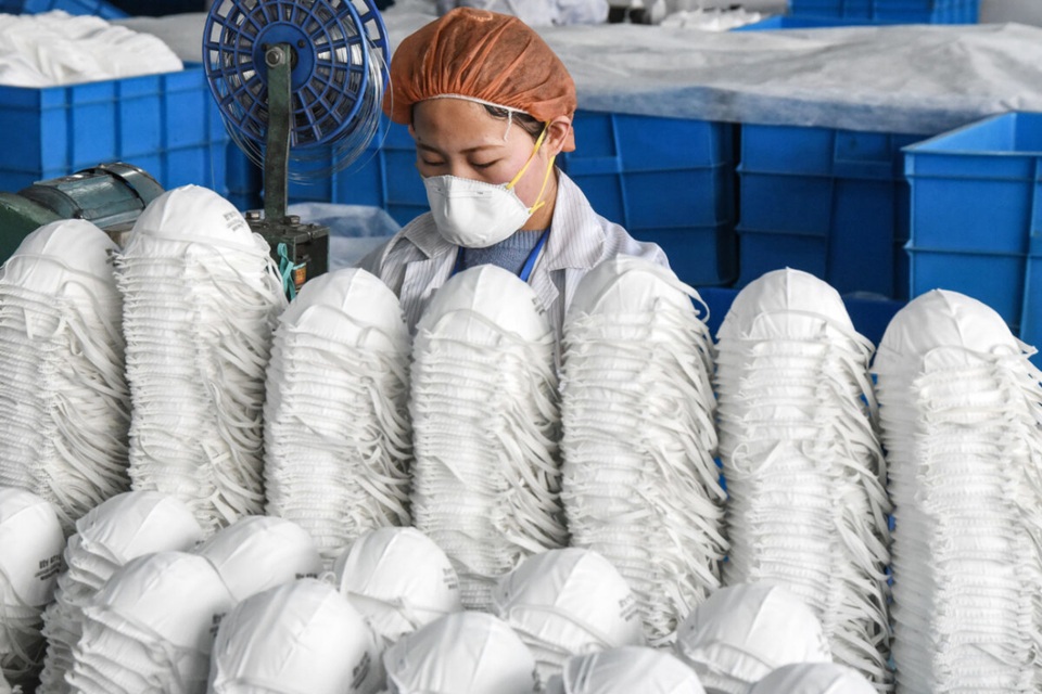 Chưa kịp khởi sắc, ngành công nghiệp khẩu trang của Trung Quốc đã vụt tắt - 1 Chưa kịp khởi sắc, ngành công nghiệp khẩu trang của Trung Quốc đã vụt tắt - 1