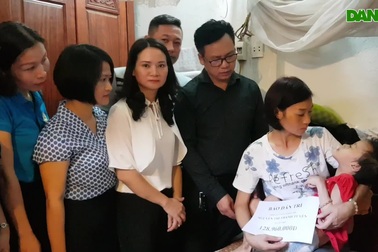 Gần 130 triệu đồng đến với bé gái đang khoẻ mạnh bỗng đổ "bệnh lạ"