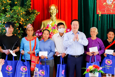 Nghệ An dành 43 tỷ đồng thăm, tặng quà Tết người dân