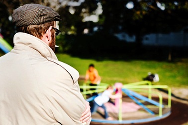 Cảnh báo cho con mối nguy hiểm đến từ người lạ