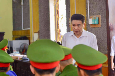 Xử vụ gian lận thi cử Sơn La: Cựu phó giám đốc Sở bất ngờ “phản pháo”