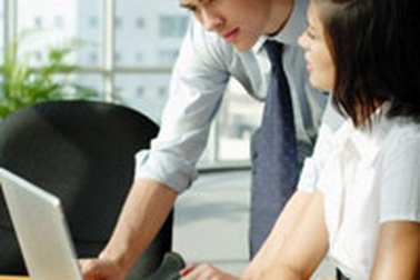 Dấu hiệu sếp “nhắm” bạn cho chiến dịch tình ái