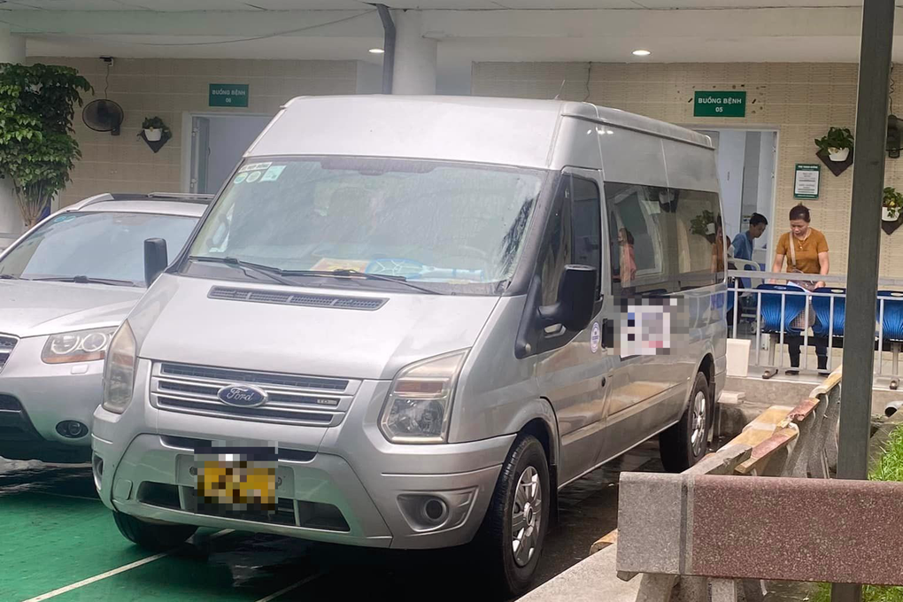 Phát hiện tài xế nghi đột quỵ, chàng trai Hà Nội vội lái xe đưa đi cấp cứu - 1 Phát hiện tài xế nghi đột quỵ, chàng trai Hà Nội vội lái xe đưa đi cấp cứu - 1