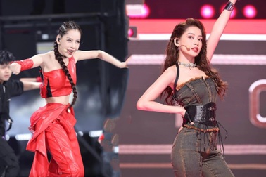 Chi Pu được khen mặc đẹp, tôn dáng gợi cảm tại "Đạp gió 2023"