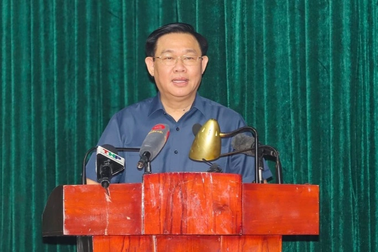 Xây dựng chính sách tiền lương, chế độ đãi ngộ mới với công chức