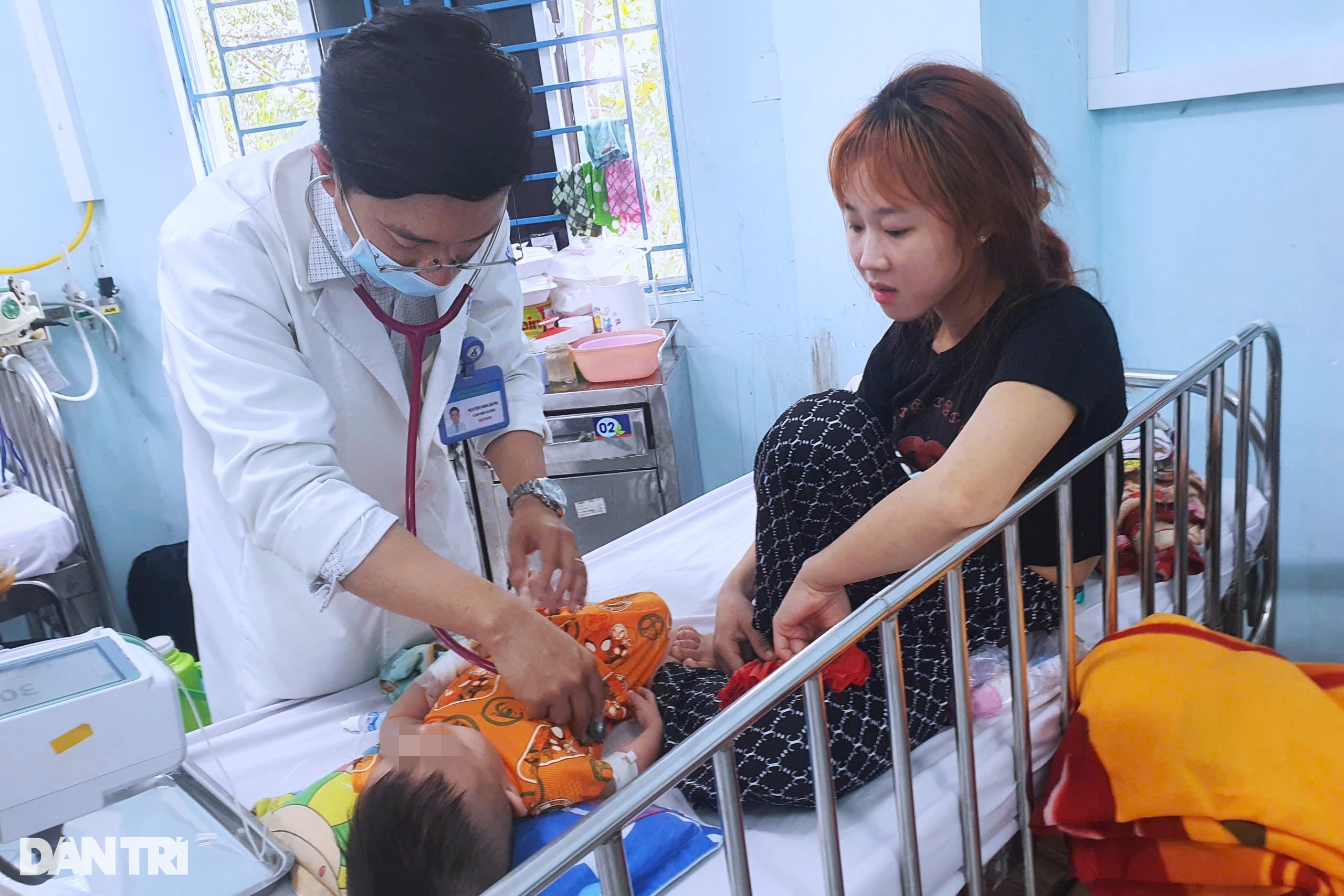 Thứ trưởng Bộ Y tế: 11 năm mới cập nhật hướng dẫn điều trị sởi là quá chậm - 6 Thứ trưởng Bộ Y tế: 11 năm mới cập nhật hướng dẫn điều trị sởi là quá chậm - 6