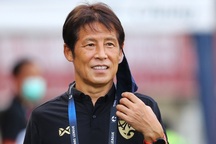 HLV Akira Nishino trở lại, giới bóng đá Thái Lan thở phào