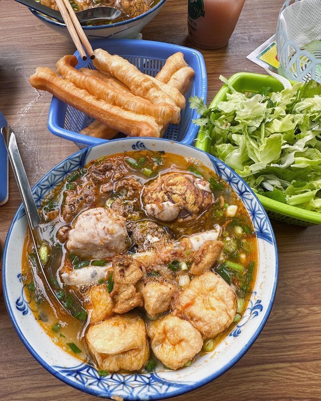 Foodtour Hoa hậu Kỳ Duyên thưởng thức trong một ngày ở Hà Nội - 3 Foodtour Hoa hậu Kỳ Duyên thưởng thức trong một ngày ở Hà Nội - 3