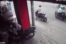 Đuổi theo kẻ trộm xe máy, cô gái 19 tuổi ngã lăn ra đường
