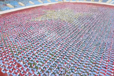 Những khoảnh khắc ấn tượng trong buổi 5.000 người xếp hình lá cờ Tổ Quốc