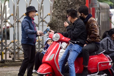 Phe vé vẫn hét giá gấp 3 lần trận Việt Nam-Campuchia tại sân Hàng Đẫy