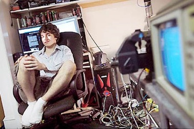 Hacker hạ gục website Sony