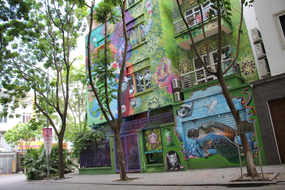Biệt thự 300m2 biến thành bức tranh tường độc đáo - 2 Biệt thự 300m2 biến thành bức tranh tường độc đáo - 2