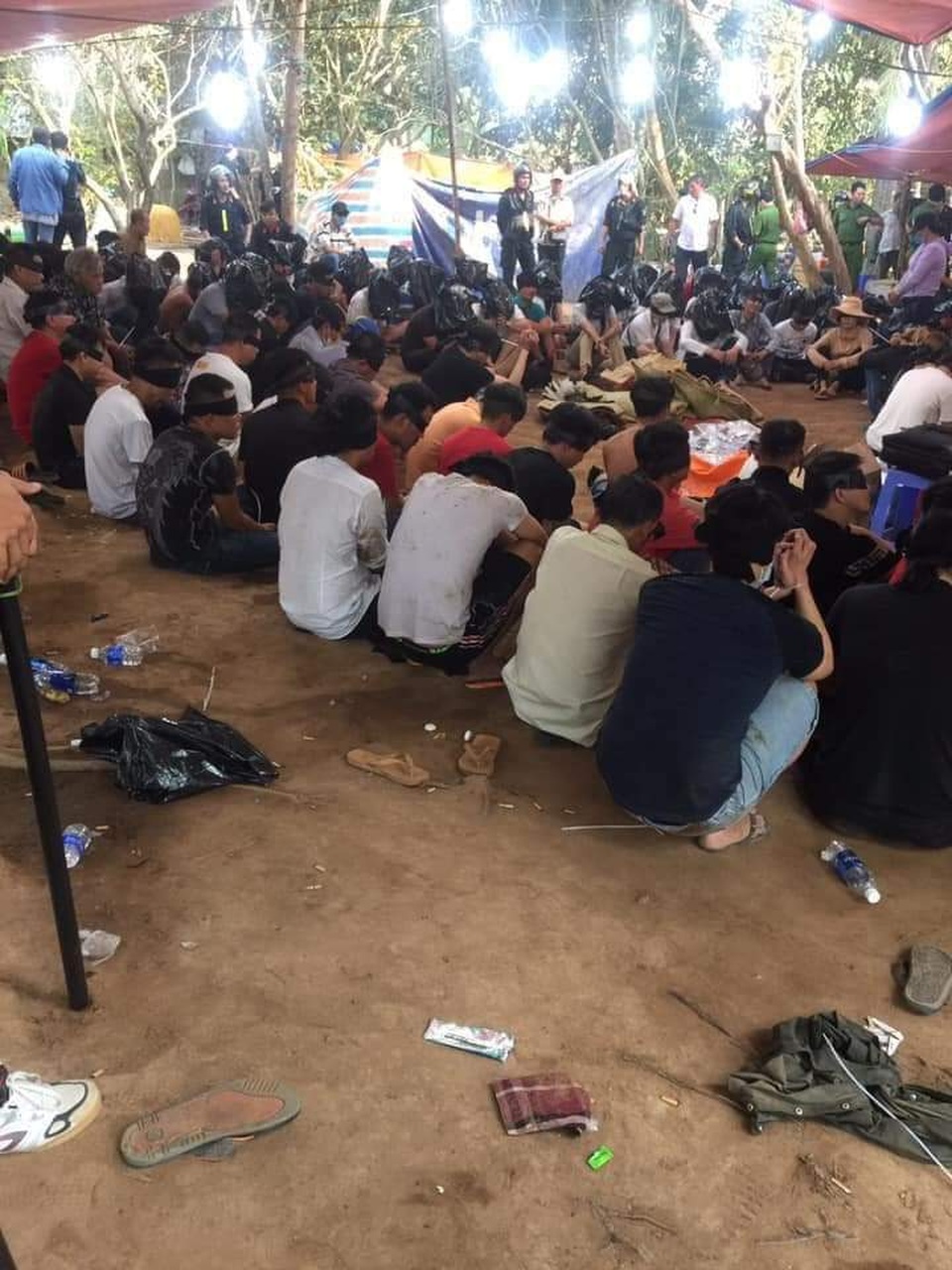 Kiểm điểm nhiều công an vì để trường gà khủng lộng hành thời gian dài - 2