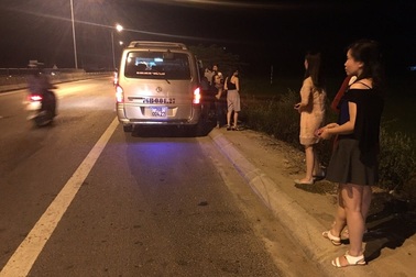 Hành khách hoảng hốt khi được thông báo lái xe xài bằng giả