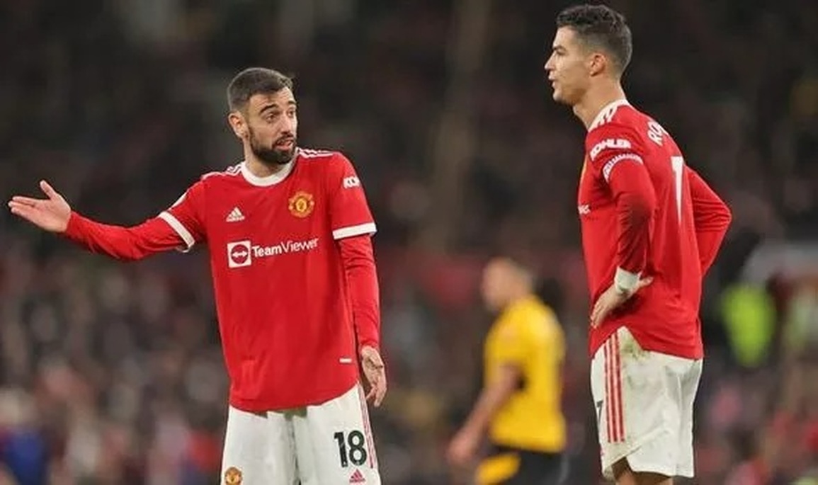 C.Ronaldo và Bruno Fernandes lập phe gây chiến với các cầu thủ Man Utd - 1 C.Ronaldo và Bruno Fernandes lập phe gây chiến với các cầu thủ Man Utd - 1