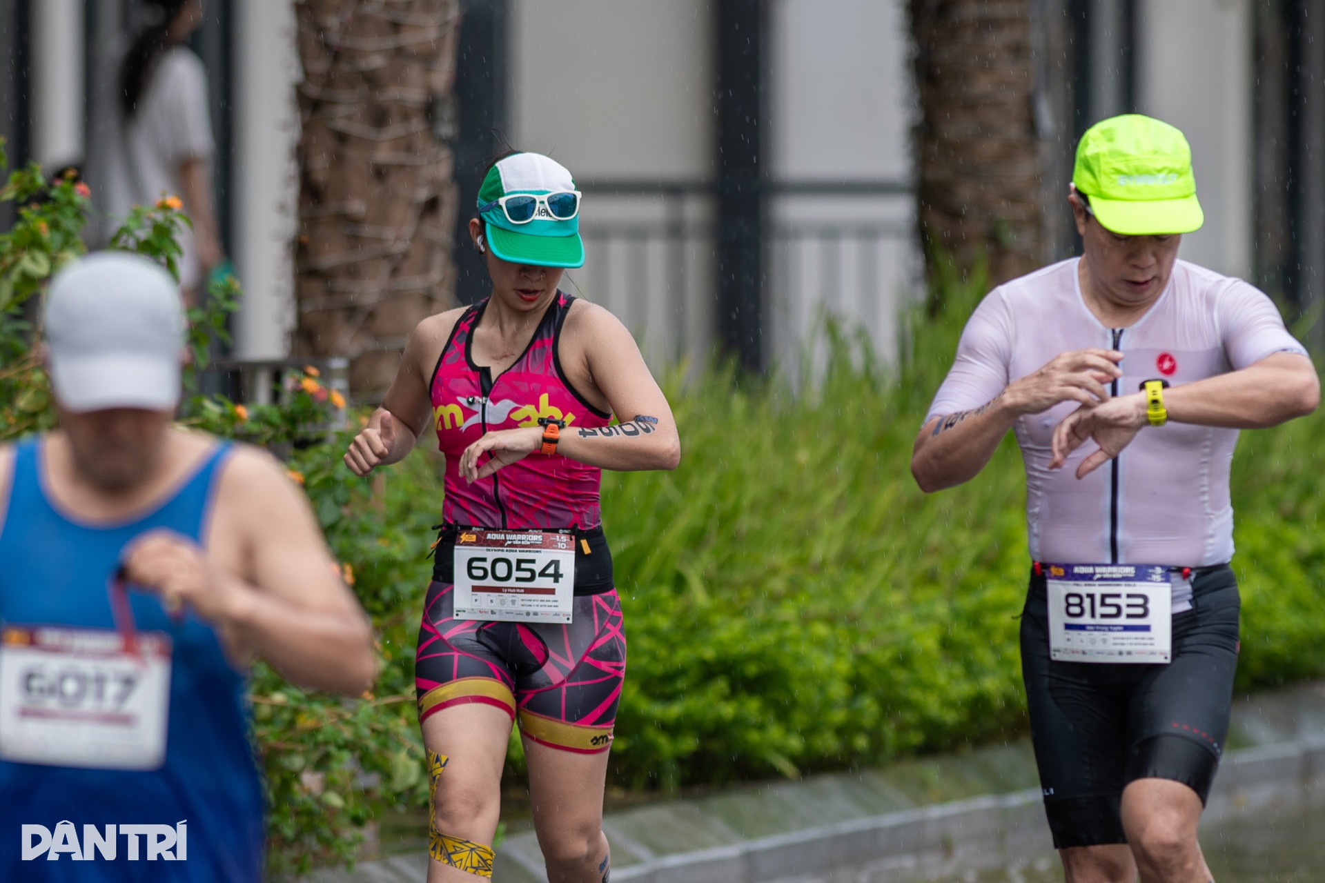 1.200 VĐV căng sức thi đấu bơi - chạy ở giải Aquathlon Warriors Van Don - 12 1.200 VĐV căng sức thi đấu bơi - chạy ở giải Aquathlon Warriors Van Don - 12