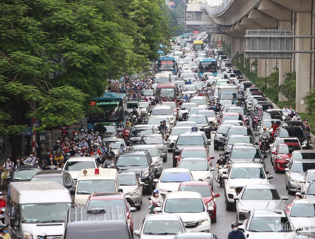 Những kiểu lái xe khôn lỏi đáng chê trách của cánh tài xế Việt - 1 Những kiểu lái xe khôn lỏi đáng chê trách của cánh tài xế Việt - 1