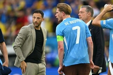 Đội tuyển Bỉ có dấu hiệu mâu thuẫn nội bộ trước cuộc đấu với Pháp