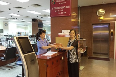 Nghĩa cử của cán bộ, nhân viên Agribank với xã hội