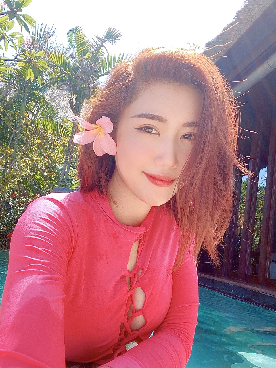 Thuý Ngân diện bikini “sống ảo” ở quê hương đội bóng U22 Việt Nam vừa chiến thắng - 1 Thuý Ngân diện bikini “sống ảo” ở quê hương đội bóng U22 Việt Nam vừa chiến thắng - 1