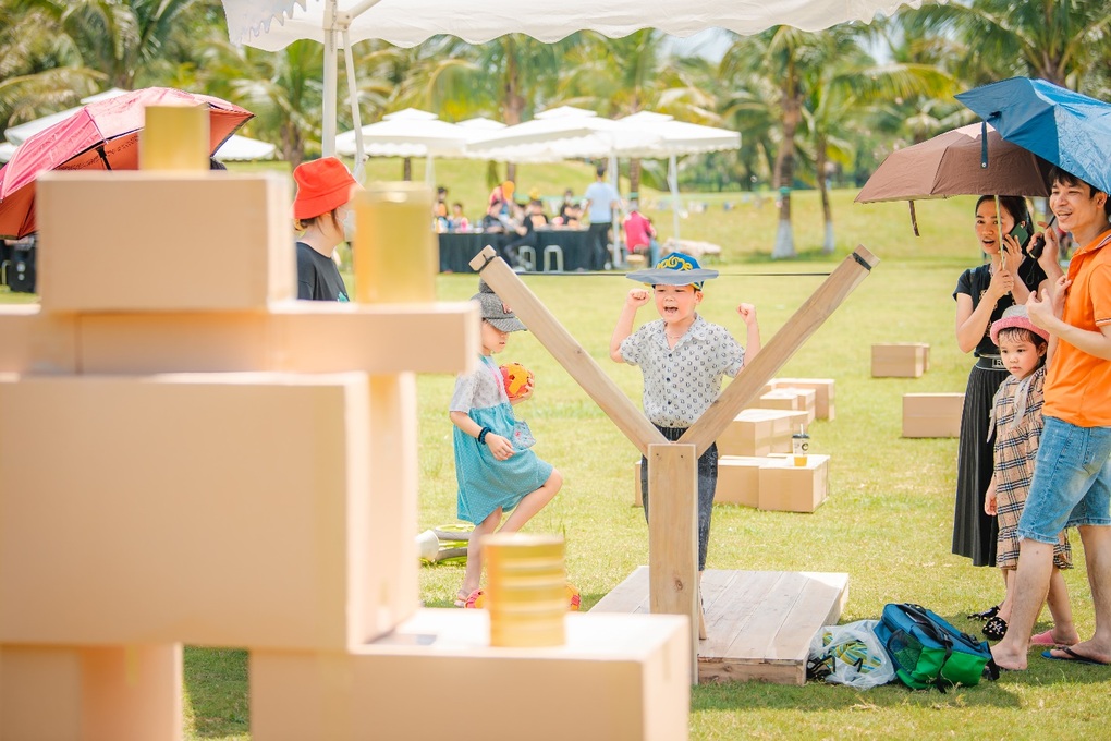 Những chuyến tàu trở về tuổi thơ xuất phát tại đại đô thị xanh Ecopark - 7 Những chuyến tàu trở về tuổi thơ xuất phát tại đại đô thị xanh Ecopark - 7