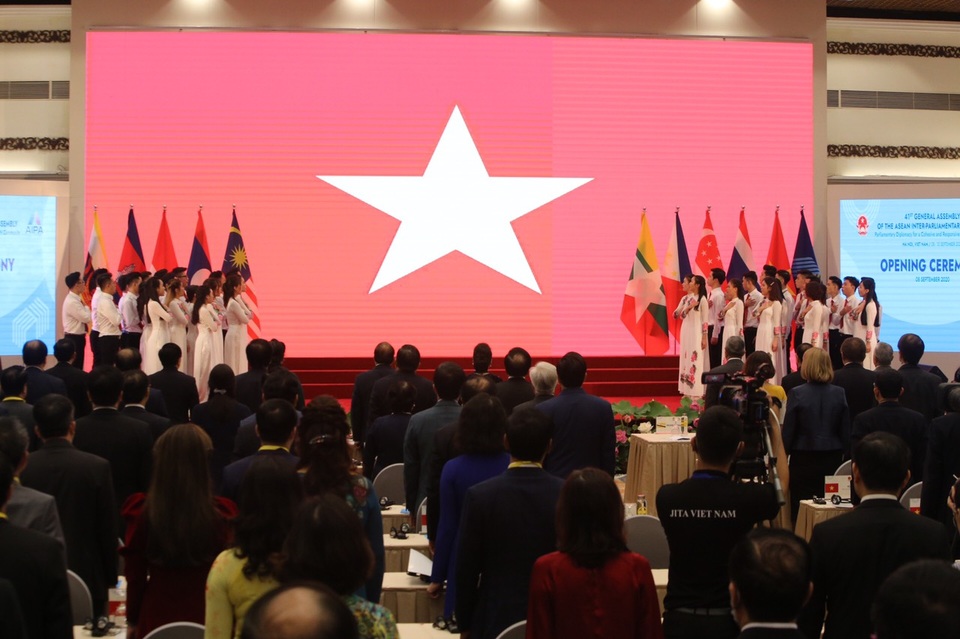 Chủ tịch Quốc hội Việt Nam khai mạc hội nghị lịch sử Liên nghị viện ASEAN - 4 Chủ tịch Quốc hội Việt Nam khai mạc hội nghị lịch sử Liên nghị viện ASEAN - 4