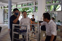 Giảng viên chế tạo robot vận chuyển trong khu cách ly phòng Covid- 19