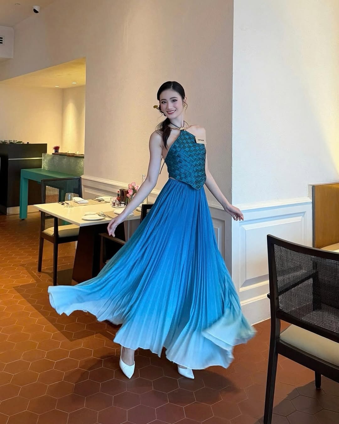 Huynh Tran Y Nhi ទទួលបានពិន្ទុក្នុងការប្រលងបវរកញ្ញាពិភពលោក ដោយសារជំនាញពិសេស - ៩ Huỳnh Trần Ý Nhi ghi điểm ở cuộc thi Hoa hậu Thế giới nhờ kỹ năng đặc biệt - 9