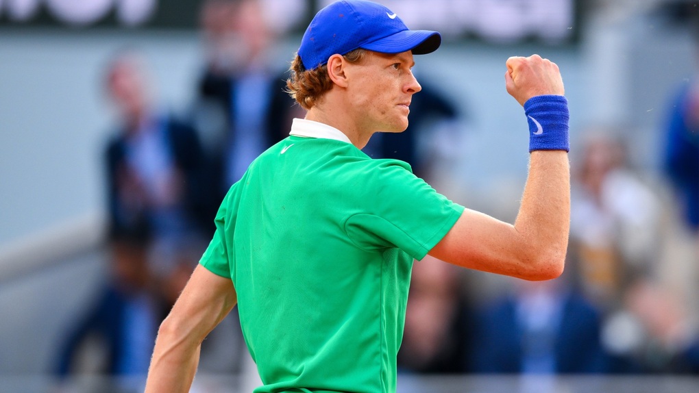 Alcaraz vượt qua vòng 1 Queens Club, Sinner thăng hoa ở Halle Open - 2 Alcaraz vượt qua vòng 1 Queens Club, Sinner thăng hoa ở Halle Open - 2