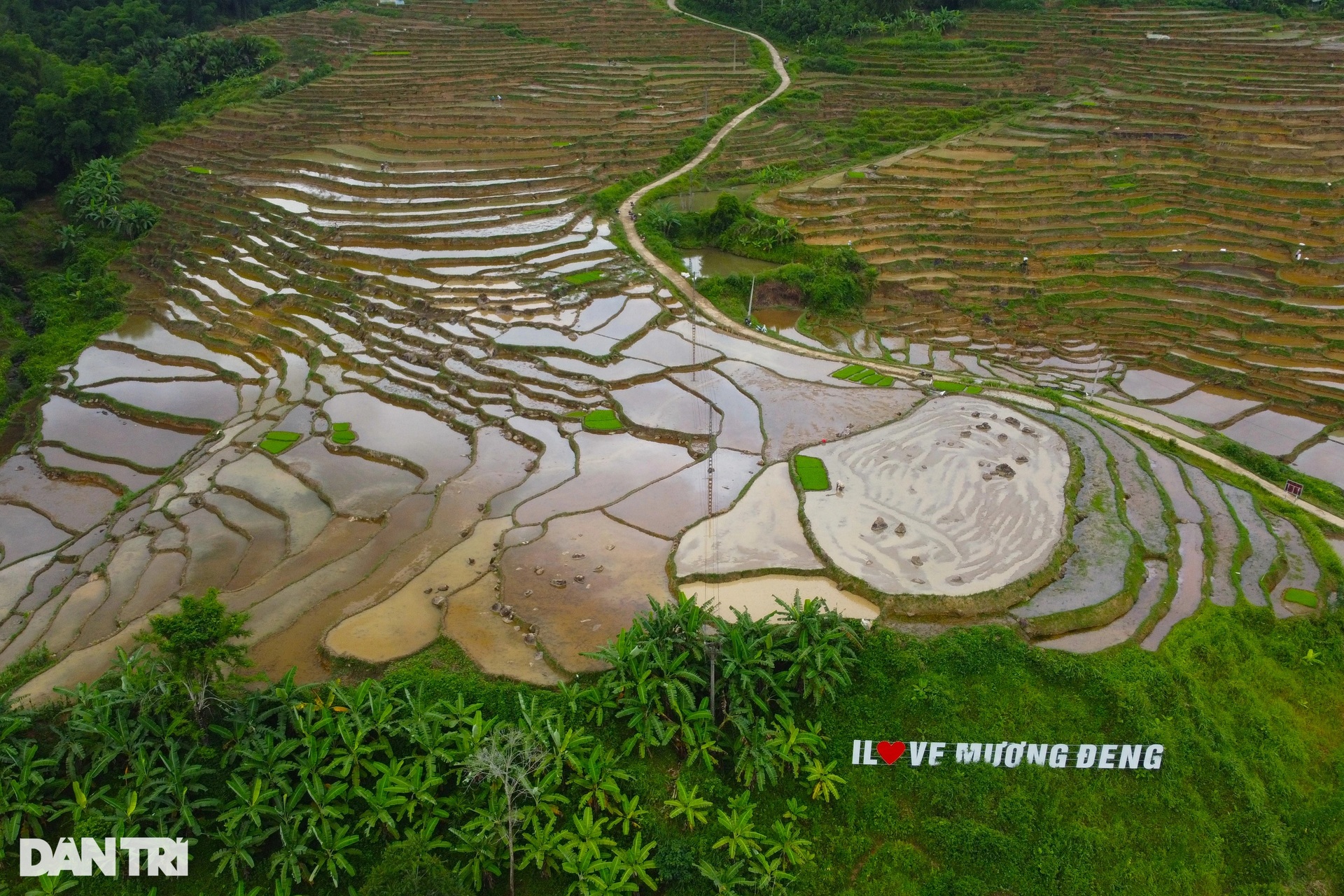 Ngắm ruộng bậc thang đẹp bình yên mùa nước đổ ở Thanh Hóa - 7