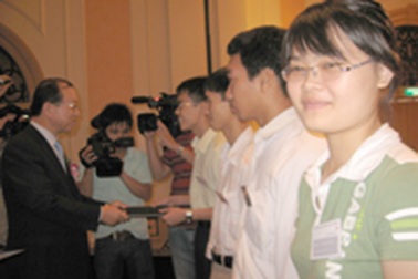 140 SV xuất sắc nhận học bổng Kumho Asiana