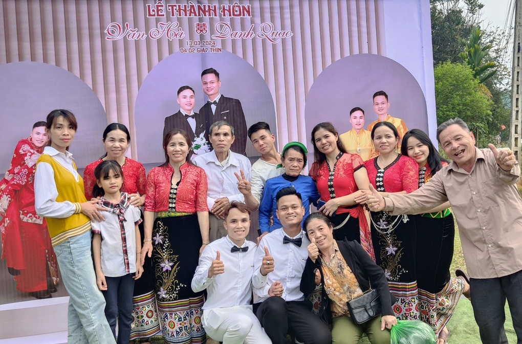 Chuyện tình cặp đôi đồng tính nam ở Nghệ An, giận nhau không quá một ngày - 3 Chuyện tình cặp đôi đồng tính nam ở Nghệ An, giận nhau không quá một ngày - 3