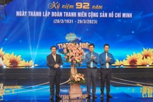 Bí thư Đảng ủy Khối các cơ quan Trung ương đối thoại với thanh niên