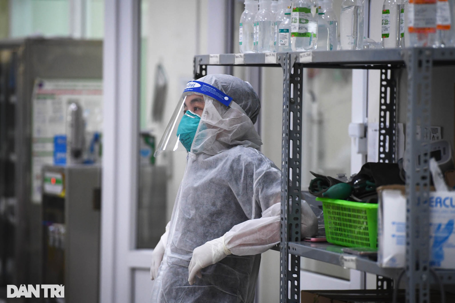 Một ngày trong khu điều trị bệnh nhân Covid-19 triệu chứng nặng ở Hà Nội - 23 Một ngày trong khu điều trị bệnh nhân Covid-19 triệu chứng nặng ở Hà Nội - 23