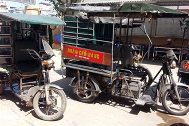 "Quét" xe ba bánh tự chế trên đường phố Hà Nội