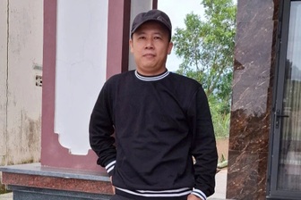 3 ngày sinh tồn ở tầng 2 của 100 người trong lũ dữ