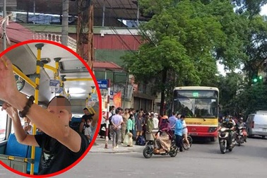 Hành vi thủ dâm nơi công cộng và sự lúng túng của luật pháp