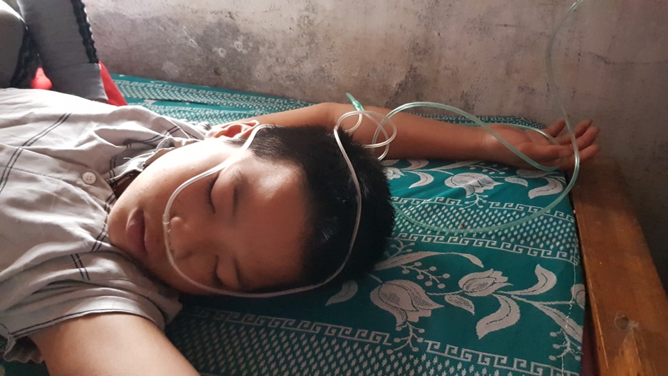 Bạn đọc giúp đỡ cậu bé chết dần trong căn nhà tàn số tiền 153 triệu đồng - 3 Bạn đọc giúp đỡ cậu bé chết dần trong căn nhà tàn số tiền 153 triệu đồng - 3