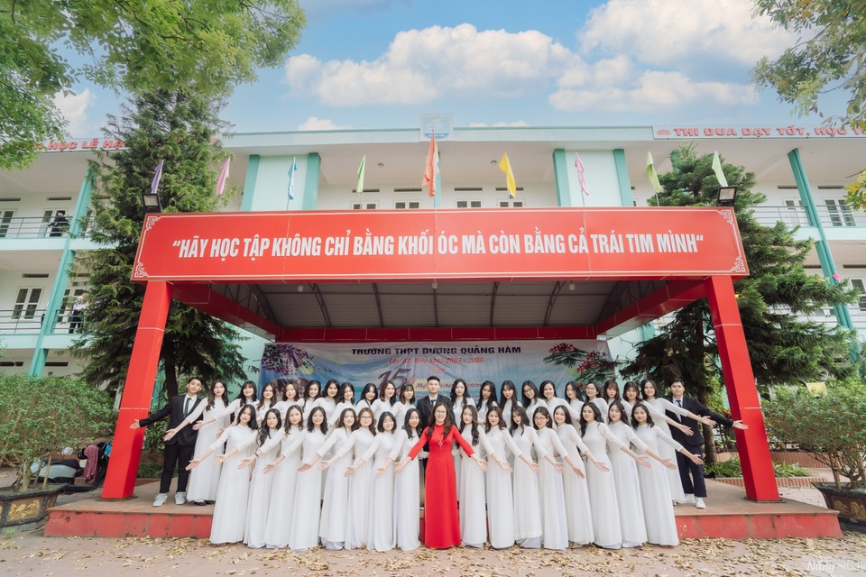 Lớp học toàn bạn nữ xinh xắn nhảy theo trend Tik Tok hút triệu view - 3 Lớp học toàn bạn nữ xinh xắn nhảy theo trend Tik Tok hút triệu view - 3