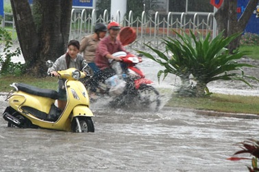 Đường đô thị kiểu mẫu Phú Mỹ Hưng biến thành “sông”