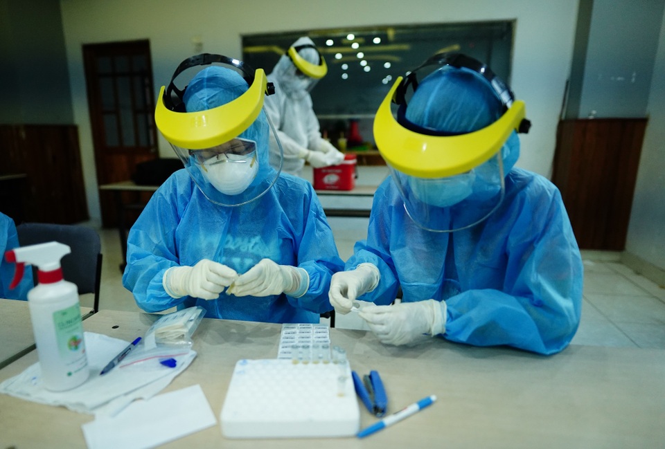 TPHCM xét nghiệm SARS-CoV-2 có thu phí: Mức giá chưa phù hợp thực tế? - 3 TPHCM xét nghiệm SARS-CoV-2 có thu phí: Mức giá chưa phù hợp thực tế? - 3